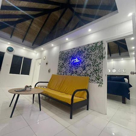 Queens Palace -Montego Bay Airport Suite Екстер'єр фото