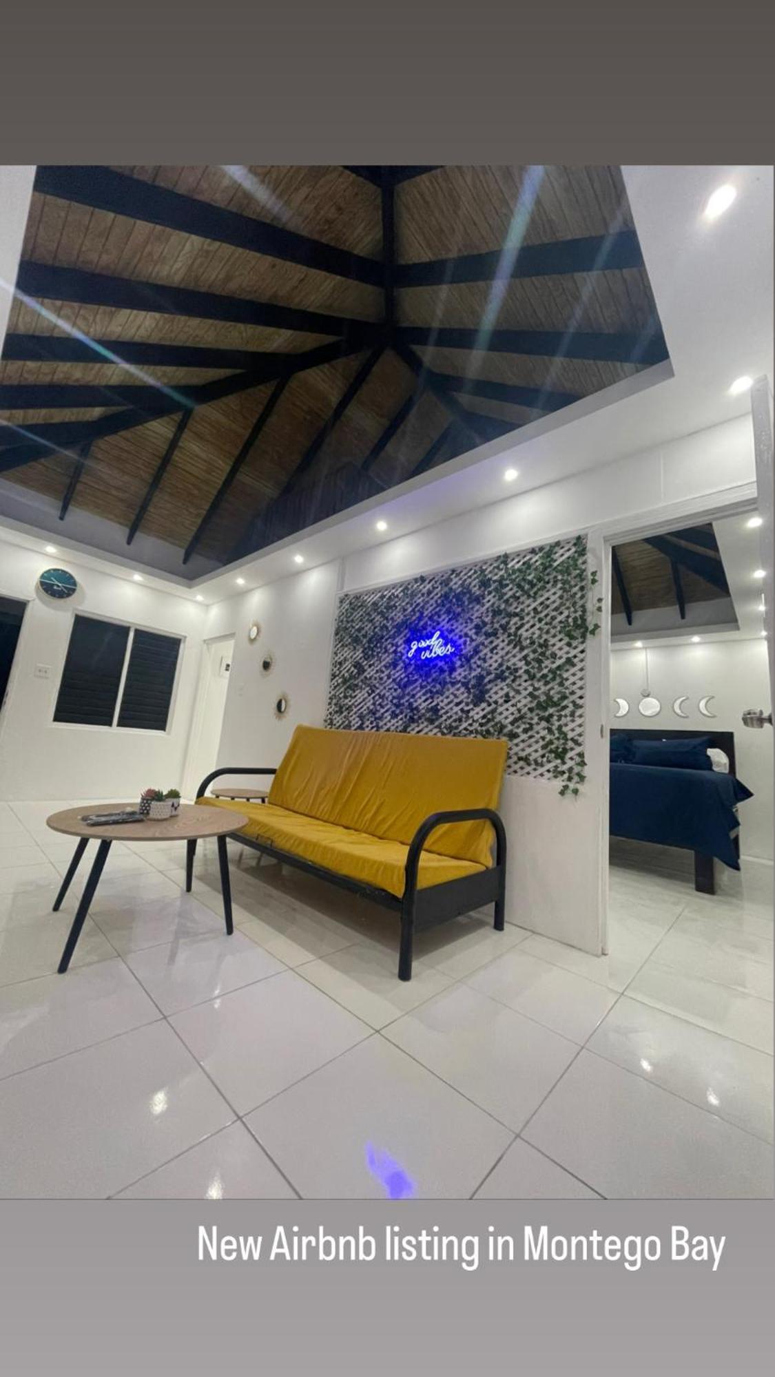 Queens Palace -Montego Bay Airport Suite Екстер'єр фото